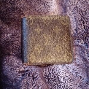 LOUIS VUITTON mens bifold monogram wallet